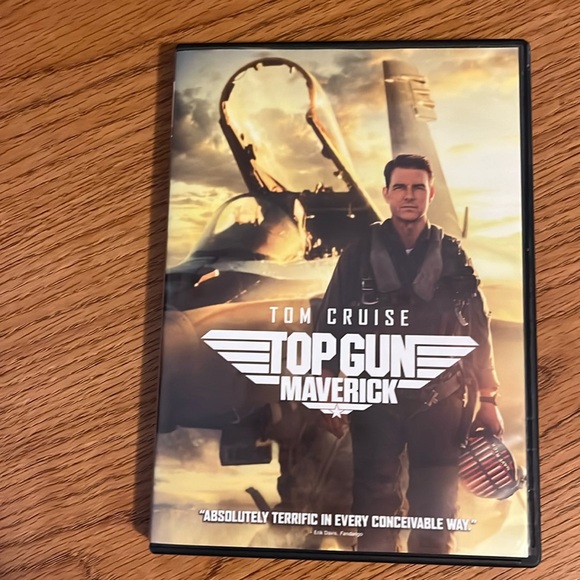 Ton Gun Maverick - Picture 1 of 4